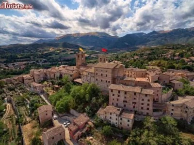vista del centro storico di Sarnano